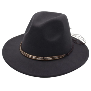 Chapeau Fedora en laine noire classique avec ruban décoratif en perles métalliques
