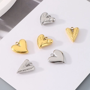 Pendenti a cuore in acciaio inossidabile oro e argento, superfici lisce e martellate