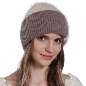 Berretto da donna in maglia per l'inverno con design bicolore crema e viola scuro