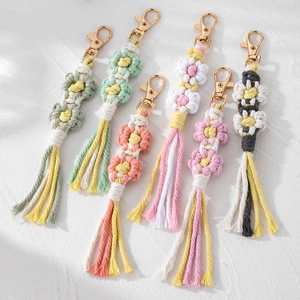 Handmade Knitted Daisy Flower Keychain Macrame Cotton Rope Floral Bag Pendant For Women Girls Cute Bohemian Accessory