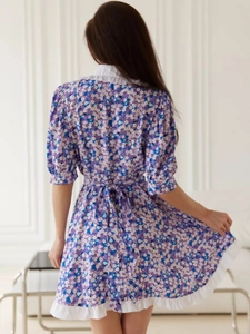 Floral short sleeve dress in purple with ruffle collar and back lace-up waist tie detail