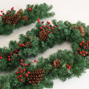 Guirlande de Noël 2,7m avec pommes de pin et baies rouges pour décorations de fêtes