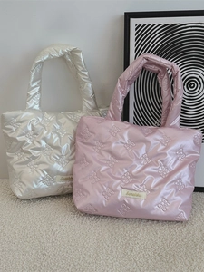 Borsa Tote Trapuntata A Cuore E Rombo PU Lucida Metallica Borsa A Mano Imbottita Portatile Design Fiocco Dolce Carino Donne