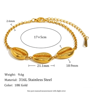 18K vergoldetes 316L Edelstahlarmband mit drei eleganten Muschel-Anhängern