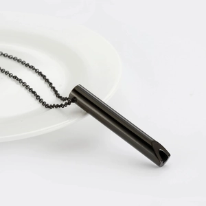 Collier sifflet de pleine conscience en acier inoxydable noir pour la méditation zen
