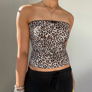 Top bustier imprimé léopard avec bordure en dentelle noire et nœud pour l'été chic