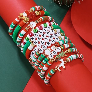 Ensemble de bracelets de Noël en argile polymère avec perles alphabet et pendentifs