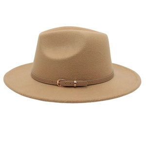 Élégant chapeau fedora camel avec ruban en cuir et boucle métallique en or rose
