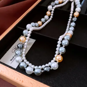 Französische zweireihige Perlenkette mit Magnetverschluss in eleganten Farbverläufen