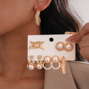 Butterfly Heart Faux Artificial Pearl Rhinestone Alloy Earrings With Silver Earring Post For Women Elegant Jewelry Vintage Accessories