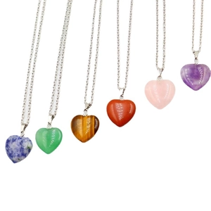 Set of heart-shaped natural stone necklaces in amethyst and rose quartz with silver chains