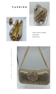 Detalle de bolso de noche dorado con pedrería, cadena de metal y cierre de flores
