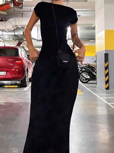 Vestido largo negro ajustado con espalda descubierta para mujer con mangas cortas y estilo