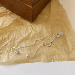 Elegant 925 sterling silver box chain bracelet with sparkling round zircon pendants