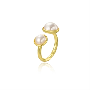 Detailed view of 18k gold plated ring with two white baroque pearls and open design