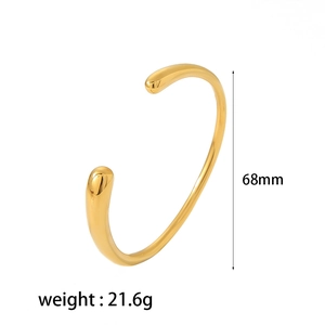 Detail view of 18K gold plated stainless steel bangle with 68mm diameter and 21.6g weight