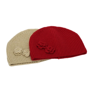 Japanese style knitted flower beanie for women featuring warm ribbed wool in red and beige