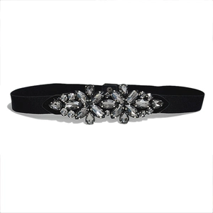 Cintura elastica nera da donna con fiori di strass grigi scintillanti per abiti eleganti