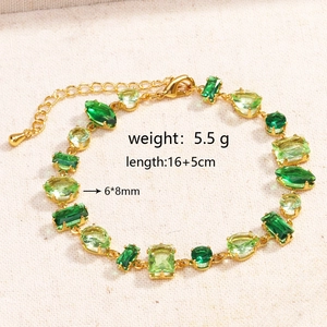 Detail shot of green zircon gold bracelet showing length 16+5cm and weight 5.5g parameters