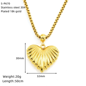 Collier pendentif coeur en titane et acier inoxydable 304 avec placage en or 18 carats