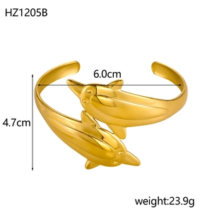 Detailed size measurement of golden dolphin open bangle with 6.0cm x 4.7cm inner diameter