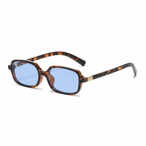 Retro Kleine Quadratische Rahmen Sonnenbrille Damen Herren Mode Persönlichkeit Metall Nieten UV400 Schutz Brillen
