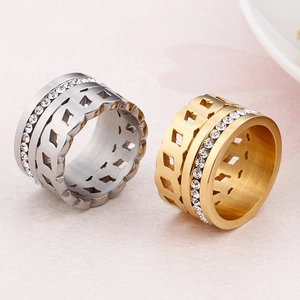Anello Fascia Larga Acciaio Inossidabile 316L Singola Fila Zirconia Bianca Cerchio Completo Rombo Vuoto Geometrico Opaco