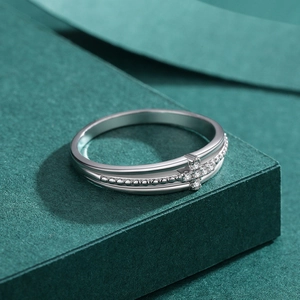 Minimalist S925 silver ring featuring a cross design with sparkling cubic zirconia