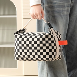 Corduroy thermal lunch bag with checkerboard pattern and insulated aluminum foil lining