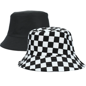 Chapeau de soleil réversible à damier et noir uni de style minimaliste à plat