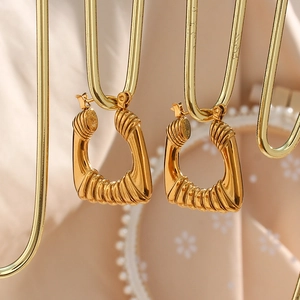 Vintage 18k gold plated stainless steel square hoop earrings with spiral ribbed texture