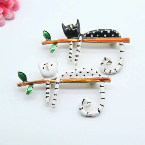 Enamel Cat Brooch Alloy Polka Dot Animal Pin Lazy Kitten On Branch Jewelry For Women Girls Korean Style Accessory
