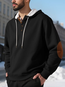 Sweat à capuche noir pour homme avec patte de boutonnage et coudières marron détaillées