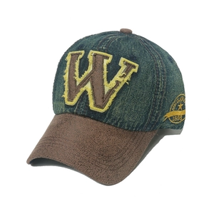 Berretto da baseball in denim vintage con tesa marrone e toppa ricamata W frontale