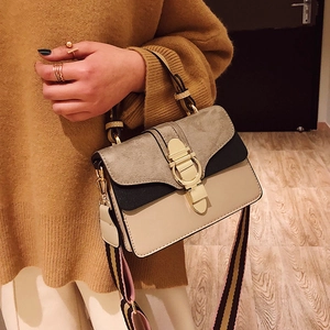Fashionable tri-color crossbody bag in gray, black and beige with gold ring buckle