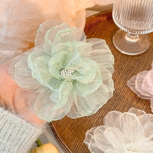 Pince à cheveux fleur en organza élégante aux tons pastel pour accessoire de coiffure