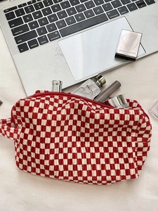 Red and white checkered velvet makeup bag with portable handle and large capacity