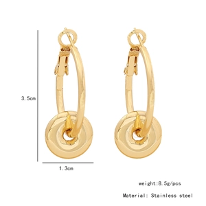 Details zu den Maßen der goldenen Edelstahl-Ohrringe mit rundem Anhänger-Design