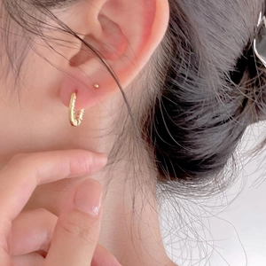 Elegant 925 sterling silver gold-plated twisted hoop earrings for women in daily wear