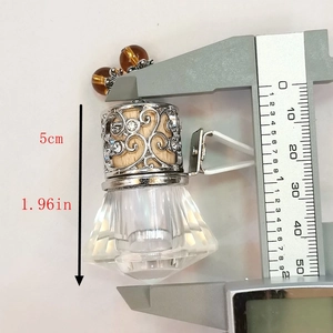 Car perfume bottle size guide showing 5cm height with wood cap and crystal base