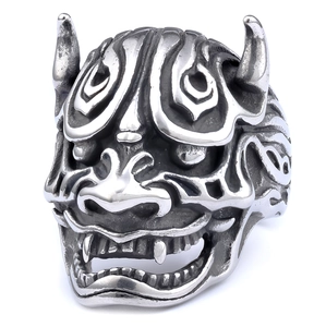Retro punk gothic Hannya mask ring in vintage silver finish with detailed skull engraving