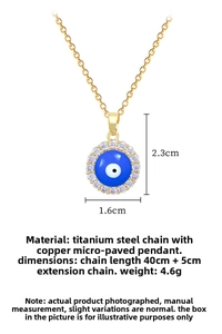 Macro detail of Evil Eye necklace with dimensions 40+5cm length and 4.6g weight