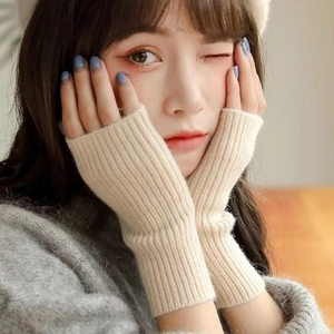 Thick beige knitted half-finger gloves for winter with thermal wrist protection
