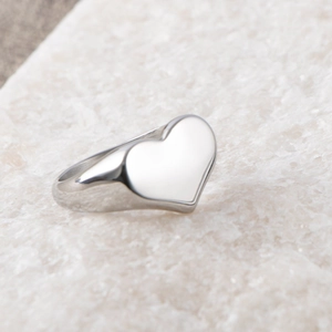 Minimalist Heart Signet Ring Polished Stainless Steel Mirror Surface Fashion Jewelry For Men And Women Neutral Style