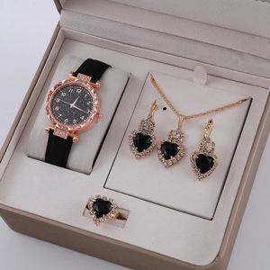 5-teiliges Schmuckset in Roségold mit Sternenuhr, Herz-Halskette, Ohrringen und Ring