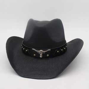 Chapeau de cowboy en paille tressée noire avec crâne de taureau et clous dorés