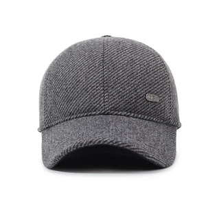 Winter men's dark grey thermal baseball cap with warm fleece lining and metal B logo