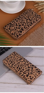 Portafoglio lungo da donna con stampa leopardata e chiusura a zip multi-slot