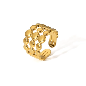 Detail of 18K gold-plated stainless steel ring with a triple-layer dotted chain design