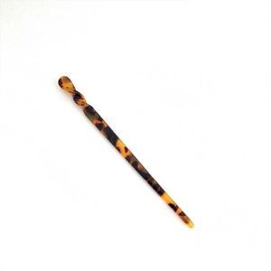 Minimalist marble pattern acetate hair stick with vintage twist design for women